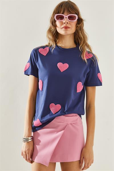 Kadın Süzene Kalp Nakışlı Basic T-Shirt 60251208 - Lacivert