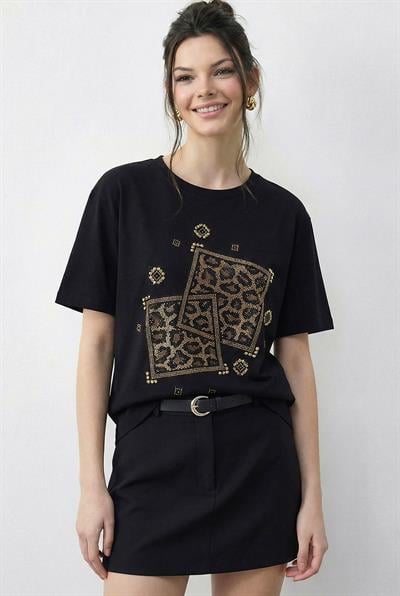 Kadın Taş Baskılı Leopar Desenli Bisiklet Yaka Regular Fit T-Shirt 2209 60283975 - Siyah