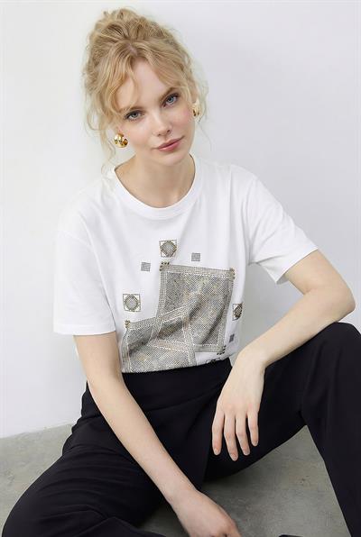 Kadın Taş Baskılı Leopar Desenli Bisiklet Yaka Regular Fit T-Shirt 2209 60283975 - Beyaz