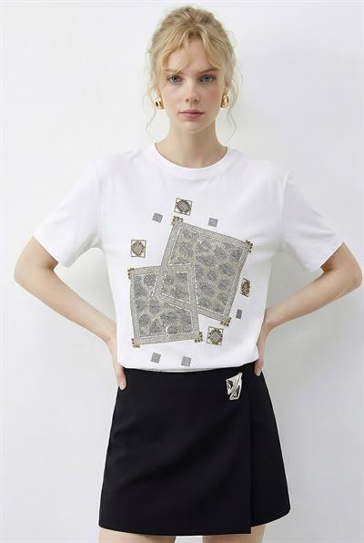 Kadın Taş Baskılı Leopar Desenli Bisiklet Yaka Regular Fit T-Shirt 2209 60283975 - Beyaz