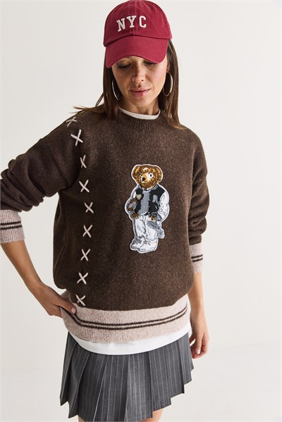 Kadın Teddy Aplikeli Çapraz Nakış Detaylı Bisiklet Yaka Oversize Triko Kazak 5307 60286700 - Acı Kahve