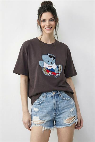 Kadın Teddy Nakışlı İşlemeli Bisiklet Yaka Basic T-Shirt 7533 60283952 - Kakao