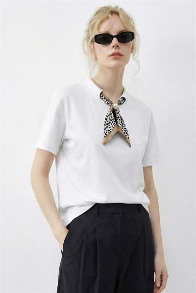Kadın Tokalı Fular Detaylı Basic T-Shirt 7601 60283978 - Beyaz