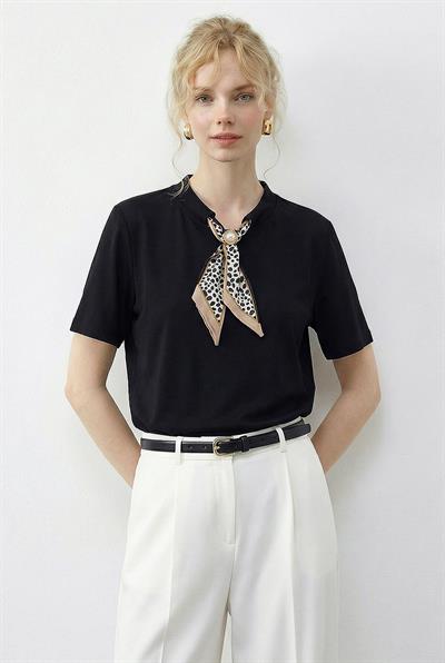 Kadın Tokalı Fular Detaylı Basic T-Shirt 7601 60283978 - Siyah