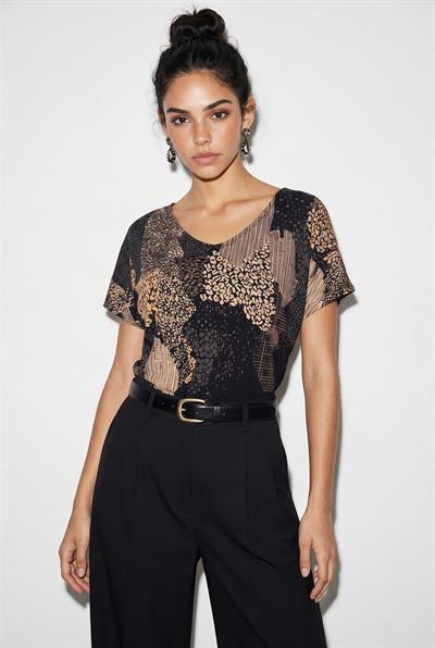 Kadın V Yaka Baskı Detaylı Rahat Kesim Viskon T-Shirt 60382609 - Siyah