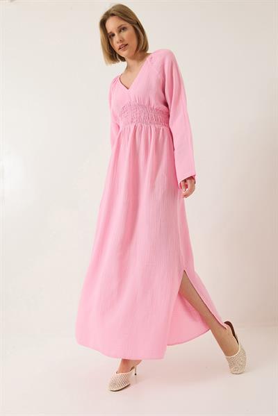 Kadın V Yaka Beli Gipeli Geniş Kollu Yırtmaç Detaylı Uzun Pamuk Müslin Elbise 3016 60283196 - Şeker Pembe