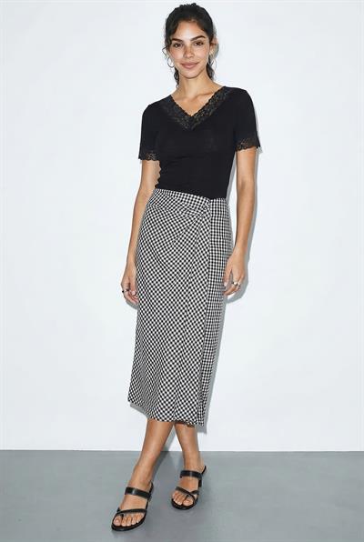 Kadın V Yaka Dantel Detaylı Soft Touch Bluz 0991 60286051 - Siyah