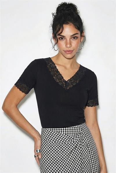 Kadın V Yaka Dantel Detaylı Soft Touch Bluz 0991 60286051 - Siyah