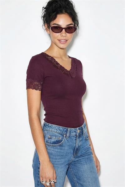 Kadın V Yaka Dantel Detaylı Soft Touch Bluz 0991 60286051 - Mürdüm
