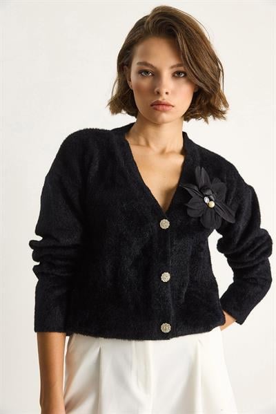 Kadın V Yaka Düğmeli Çiçek Aksesuarlı Yumuşak Dokulu Hırka 25301 60284081 - Siyah