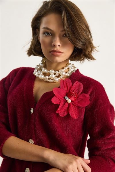 Kadın V Yaka Düğmeli Çiçek Aksesuarlı Yumuşak Dokulu Hırka 25301 60284081 - Bordo