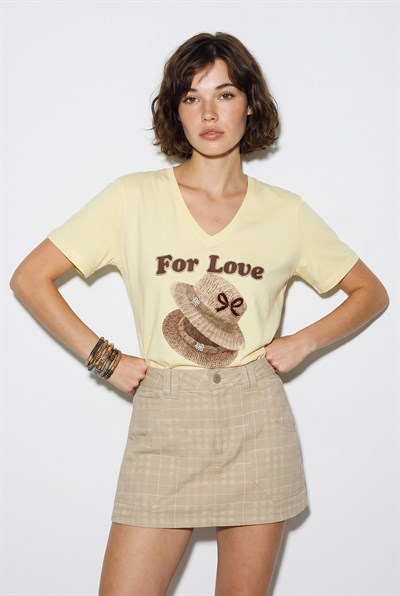 Kadın V Yaka For Love Nakış ve Boncuk İşlemeli Oversize T-Shirt 2240 60286329 - Açık Sarı