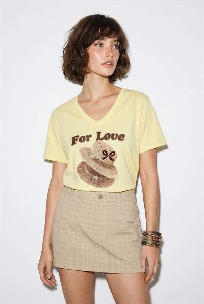 Kadın V Yaka For Love Nakış ve Boncuk İşlemeli Oversize T-Shirt 2240 60286329 - Açık Sarı
