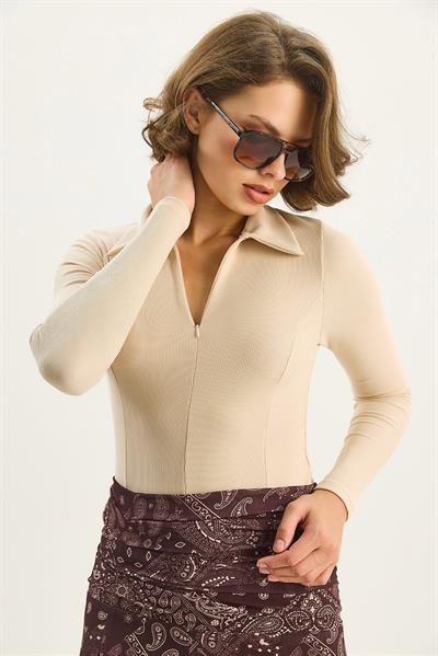 Kadın Vücudu Saran Yarım Fermuarlı Fitilli Likralı Polo Yaka Basic Bluz 8073 60283602 - Bej