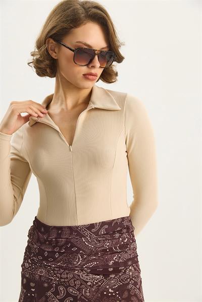 Kadın Vücudu Saran Yarım Fermuarlı Fitilli Likralı Polo Yaka Basic Bluz 8073 60283602 - Bej