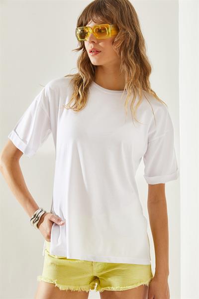 Kadın Yandan Yırtmaçlı Kol Katlama Detaylı Bisiklet Yaka Kısa Kollu Basic T-Shirt 60251203 - Beyaz