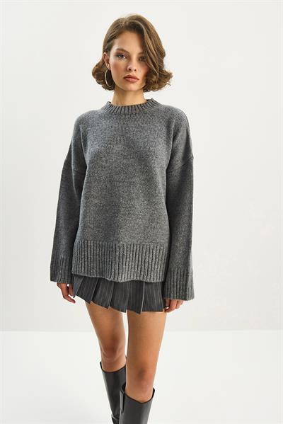 Kadın Yumuşacık Bisiklet Yaka Oversize Triko Kazak 60282032 - Antrasit