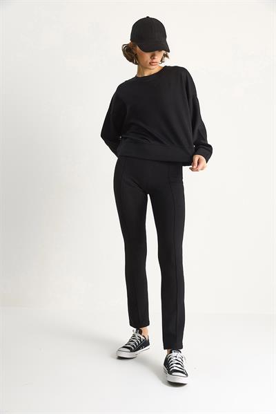 Kadın Yumuşak Dokulu Bisiklet Yaka Oversize Sweat Pantolon Viskon Dalgıç Takım 6819 60283531 - Siyah