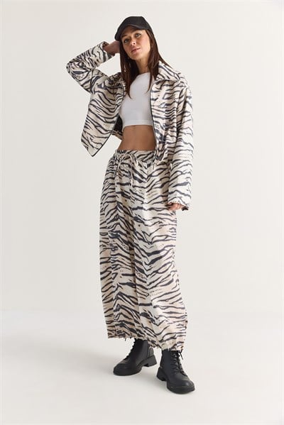 Kadın Zebra Desenli Astarlı Fermuarlı Oversize Ceket Şalvar Kesim Pantolon Takım 4231 60286762 - Ekru-Siyah
