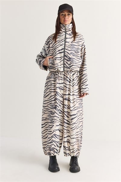 Kadın Zebra Desenli Astarlı Fermuarlı Oversize Ceket Şalvar Kesim Pantolon Takım 4231 60286762 - Ekru-Siyah