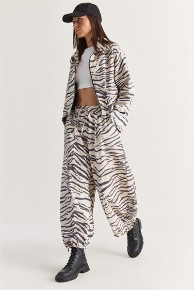 Kadın Zebra Desenli Astarlı Fermuarlı Oversize Ceket Şalvar Kesim Pantolon Takım 4231 60286762 - Ekru-Siyah ALT - ÜST TAKIM modelleri