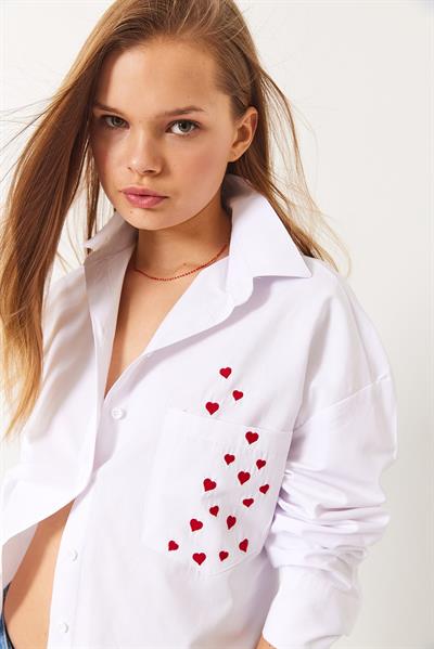 Kadın Kalp Nakışlı Düşük Omuz Oversize Poplin Gömlek 60456 60271081 - Beyaz