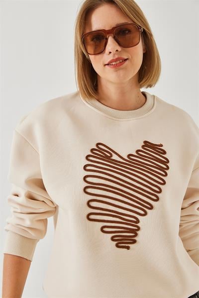 Kadın Kalp Nakışlı Sweatshirt 60601030 - Bej