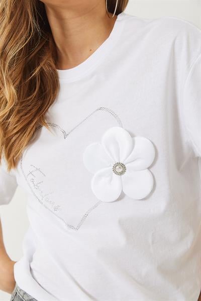 Kadın Kalpli Taş Baskılı Çiçek Aksesuarlu Bisiklet Yaka Pamuklu T-Shirt 60283098 - Beyaz