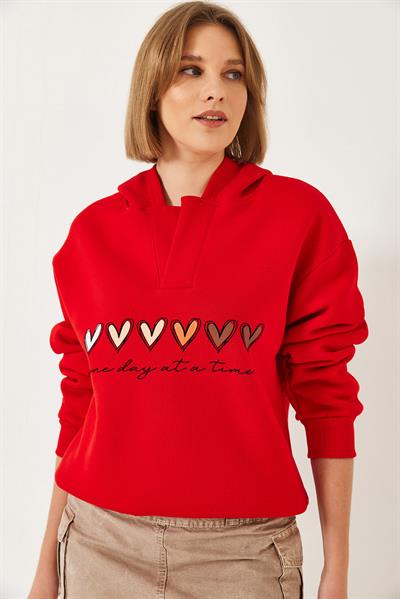 Kadın Kapişonlu Üç İplik Şardonlu Renkli Kalp Baskılı Sweatshirt 60601040 - Kırmızı