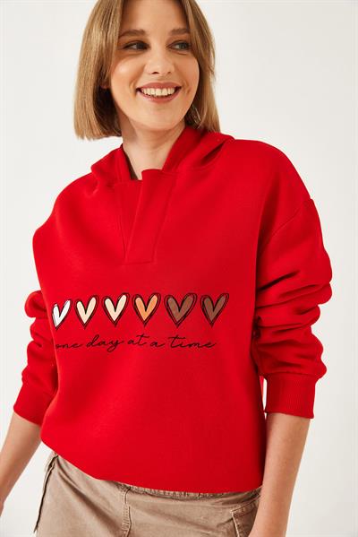 Kadın Kapişonlu Üç İplik Şardonlu Renkli Kalp Baskılı Sweatshirt 60601040 - Kırmızı