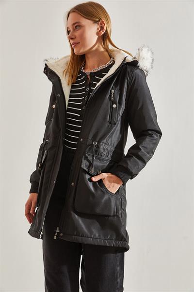 Kapişonu Kürklü Kolları Lastikli Şişme Mont - Siyah
