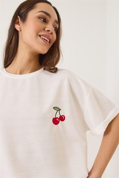 Kadın Kiraz Nakış İşlemeli Bisiklet Yaka Kısa Kollu Oversize T-Shirt 4011 60283152 - Beyaz