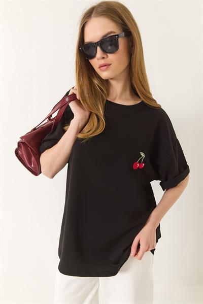 Kadın Kiraz Nakış İşlemeli Bisiklet Yaka Kısa Kollu Oversize T-Shirt 4011 60283152 - Siyah