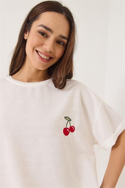 Kadın Kiraz Nakış İşlemeli Bisiklet Yaka Kısa Kollu Oversize T-Shirt 4011 60283152 - Beyaz