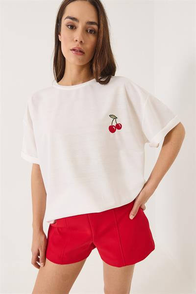 Kadın Kiraz Nakış İşlemeli Bisiklet Yaka Kısa Kollu Oversize T-Shirt 4011 60283152 - Beyaz