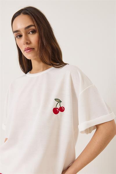 Kadın Kiraz Nakış İşlemeli Bisiklet Yaka Kısa Kollu Oversize T-Shirt 4011 60283152 - Beyaz