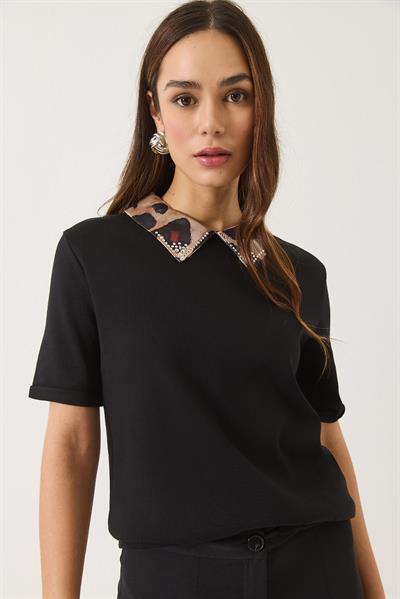 Kadın Leopar Desenli Taş Detaylı Saten Polo Yaka Kısa Kollu T-Shirt 60283147 - Siyah