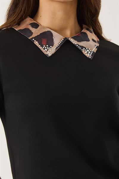 Kadın Leopar Desenli Taş Detaylı Saten Polo Yaka Kısa Kollu T-Shirt 60283147 - Siyah