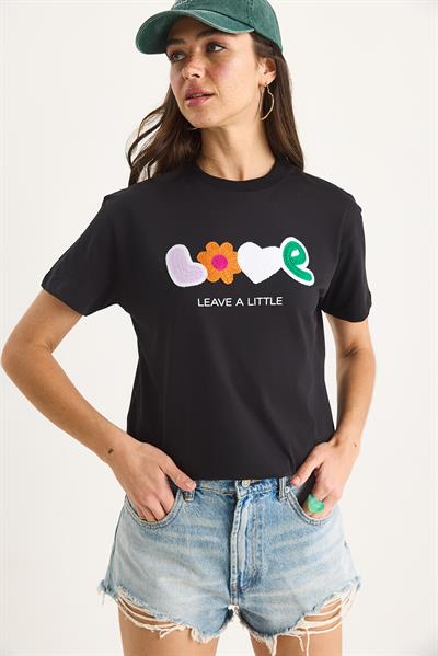 Kadın Love Aksesuarlı Normal Kalıp Pamuklu T-Shirt 60602070 - Siyah