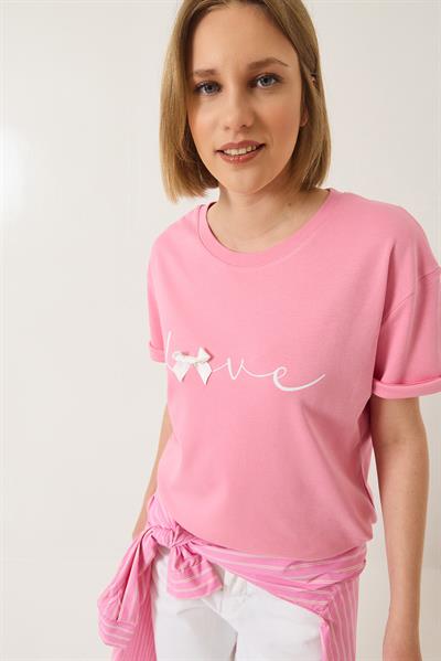 Kadın Love Baskılı Kurdele Detaylı Normal Kalıp Pamuklu T-Shirt 60283208 - Pembe