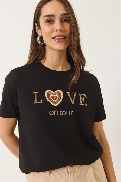 Kadın Love Nakışlı Kalp Detaylı Bisiklet Yaka Kısa Kollu T-Shirt 60602025 - Siyah