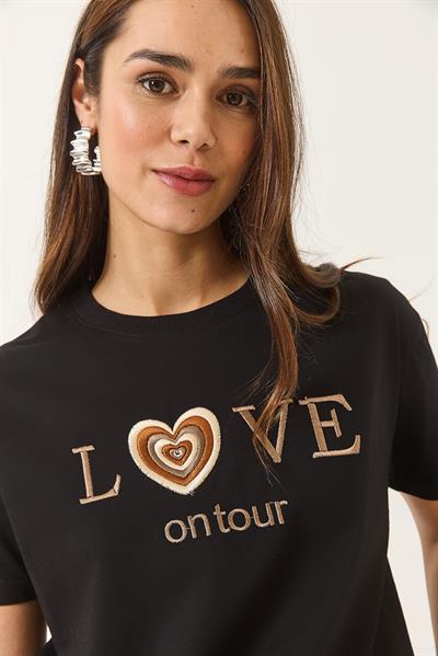 Kadın Love Nakışlı Kalp Detaylı Bisiklet Yaka Kısa Kollu T-Shirt 60602025 - Siyah