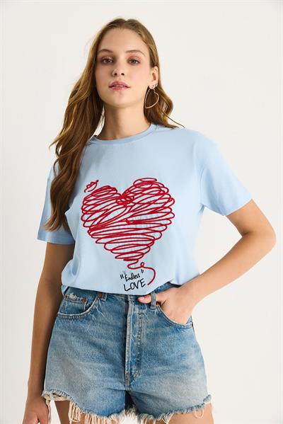 Kadın Pamuklu Kısa Kollu Bisiklet Yaka Kalp Nakışlı T-Shirt 60602028 - Bebe Mavisi
