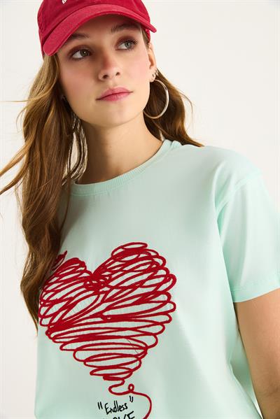 Kadın Pamuklu Kısa Kollu Bisiklet Yaka Kalp Nakışlı T-Shirt 60602028 - Mint Yeşili