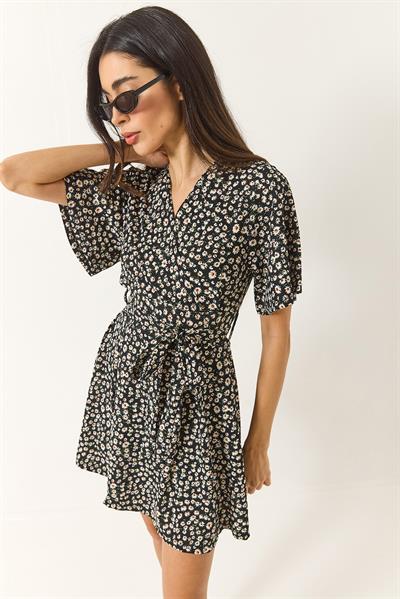 Kadın Papatya Desenli V Yaka Kuşaklı Şortlu Mini Elbise 60261569 - Siyah