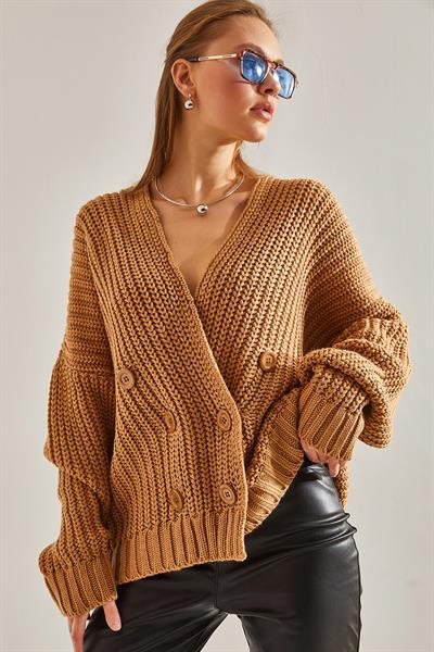 Saç Örgülü Altı Düğmeli Triko Hırka - Camel
