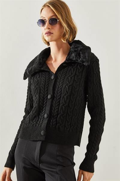 Saç Örgülü Yakası Kürklü Triko Hırka - Siyah