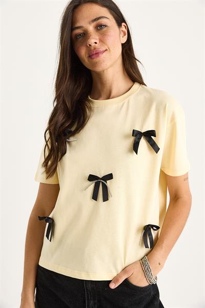 Kadın Saten Kurdela Aksesuarlı Taş Detaylı T-Shirt 60602011 - Tereyağ