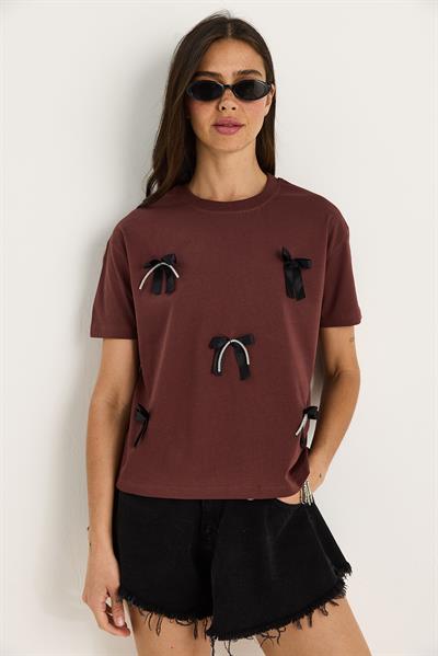 Kadın Saten Kurdela Aksesuarlı Taş Detaylı T-Shirt 60602011 - Kahve