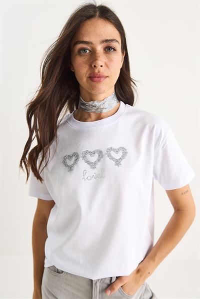 Kadın Taşlı Kalp Aksesuarlı Normal Kalıp Pamuklu T-Shirt 60602069 - Beyaz
